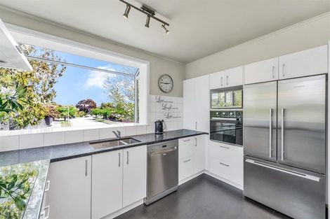 Photo of property in 140 Kendal Avenue, Burnside, Christchurch, 8053