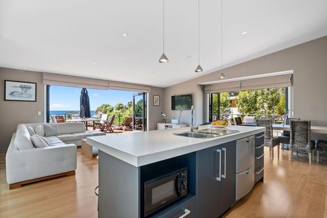 Photo of property in 32 Kotare Place, Kaiteriteri, Motueka, 7197