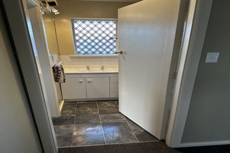 Photo of property in 11 Lyndhurst Crescent, Aranui, Christchurch, 8061