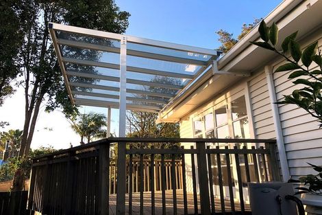 Photo of property in 1/190 East Coast Road, Forrest Hill, Auckland, 0620