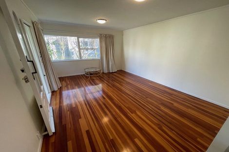 Photo of property in 10a Second Avenue, Stanley Point, Auckland, 0624