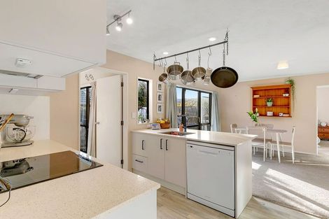 Photo of property in 6 Westridge, Camborne, Porirua, 5026