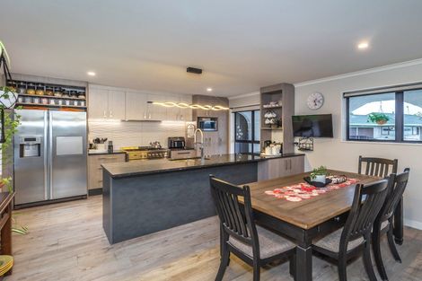 Photo of property in 12 Te Kama Street, Levin, 5510