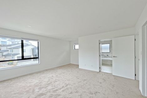 Photo of property in 20 Baumea Rise, Massey, Auckland, 0614