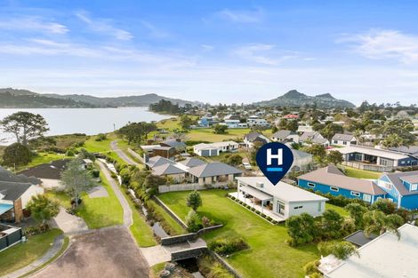 Photo of property in 598 Waterways Parade, Pauanui, Hikuai, 3579
