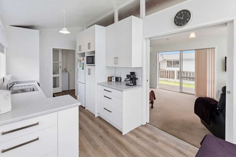 Photo of property in 32 Clifton Drive, Waitara, 4320