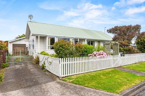 Photo of property in 3 Sharda Grove, Paraparaumu Beach, Paraparaumu, 5032
