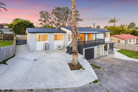 Photo of property in 4/89a Royal Road, Massey, Auckland, 0614