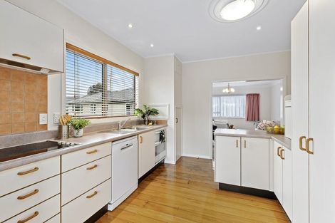 Photo of property in 5 Te Reinga View, Tawa, Wellington, 5028