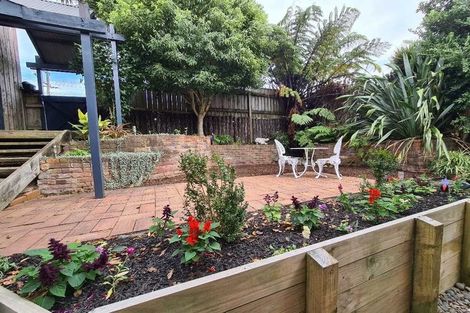 Photo of property in 327 Tukapa Street, Hurdon, New Plymouth, 4310