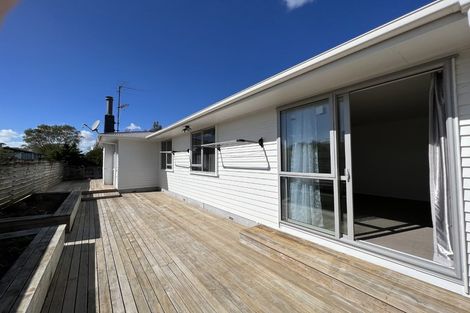 Photo of property in 49 Gossamer Drive, Pakuranga Heights, Auckland, 2010