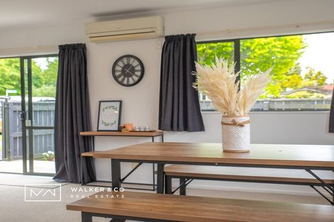 Photo of property in 2 Bathurst Street, Heretaunga, Upper Hutt, 5018