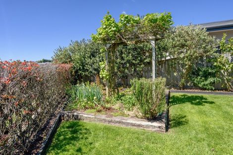 Photo of property in 2 Benmore Crescent, Pyes Pa, Tauranga, 3112