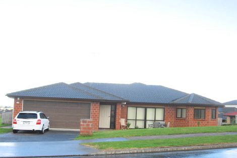 Photo of property in 28 Saralee Drive, Manurewa, Auckland, 2105