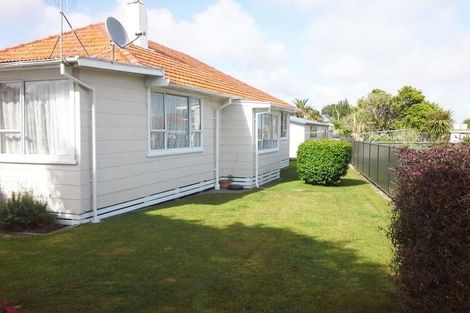 Photo of property in 48 Lismore Street, Merrilands, New Plymouth, 4312