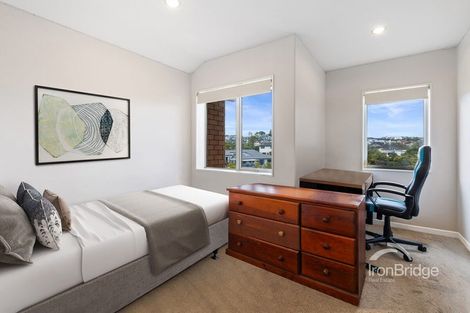 Photo of property in 12 Sohlue Place, Oteha, Auckland, 0632