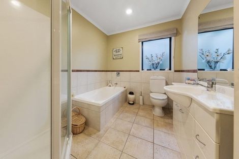 Photo of property in 18 Waterloo Street, Howick, Auckland, 2014