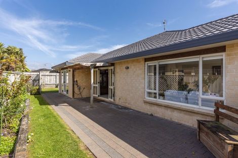 Photo of property in 84 Regent Drive, Paraparaumu Beach, Paraparaumu, 5032