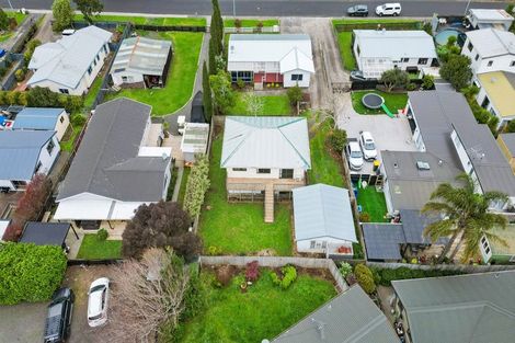 Photo of property in 33a Stevenson Road, Clarks Beach, 2122