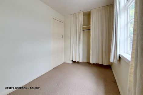 Photo of property in 2 Hawkhurst Road, Lyttelton, 8082