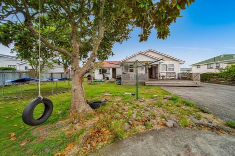 Photo of property in 152 Miranda Street, Stratford, 4332