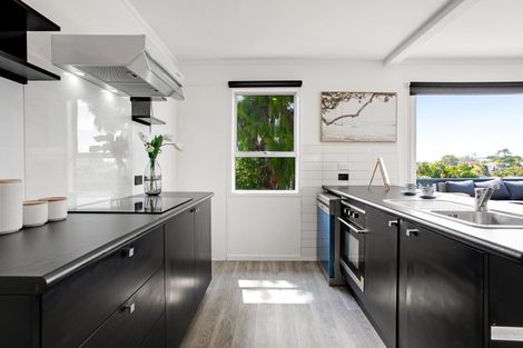 Photo of property in 52 Bay Street, Red Beach, 0932