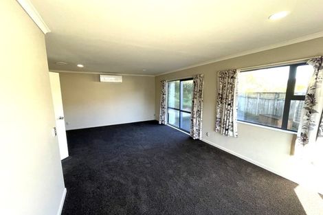 Photo of property in 30a Domanski Crescent, Owhiro Bay, Wellington, 6023