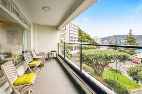 Photo of property in Broadwater Apartments, 214 Oriental Parade, Oriental Bay, Wellington, 6011