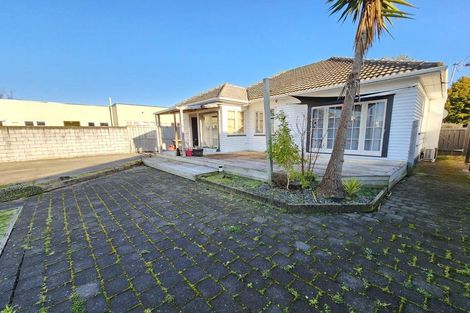 Photo of property in 242 College Street, West End, Palmerston North, 4412