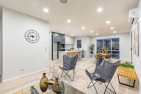 Photo of property in 41 Lumbarda Drive, Kumeu, 0810