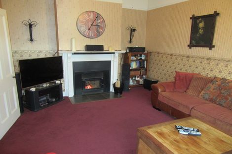 Photo of property in 43 Rhodes Street, Waimate, 7924