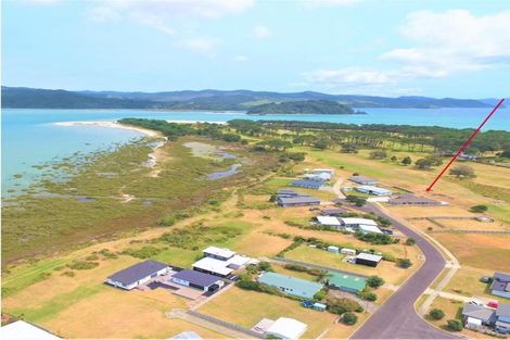Photo of property in 134 Kelly Jade Avenue, Matarangi, Whitianga, 3592