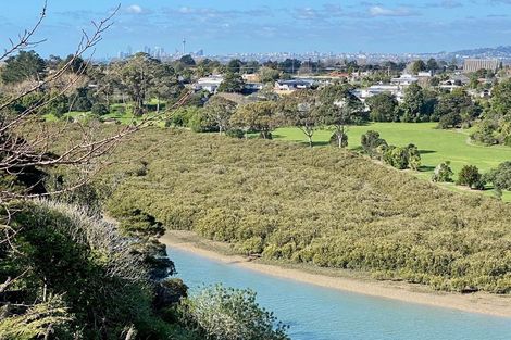 Photo of property in 107 Colwill Road, Massey, Auckland, 0614