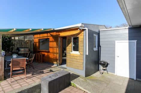 Photo of property in 6 Mouatt Street, Waitara, 4320