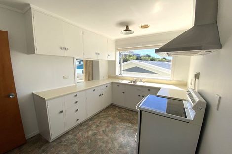 Photo of property in 15 Fyvie Avenue, Tawa, Wellington, 5028