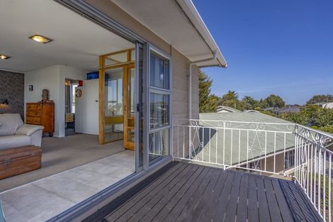 Photo of property in 6 Birdling Place, Halswell, Christchurch, 8025