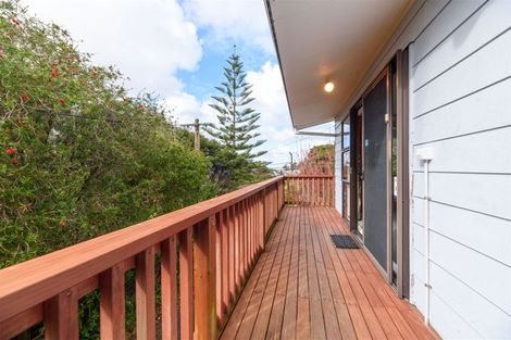 Photo of property in 1/57 Cliff View Drive, Green Bay, Auckland, 0604