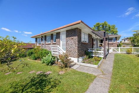 Photo of property in 2/27 Spence Road, Henderson, Auckland, 0612