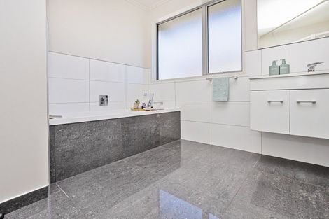 Photo of property in 152 Newcastle Street, Windsor, Invercargill, 9810