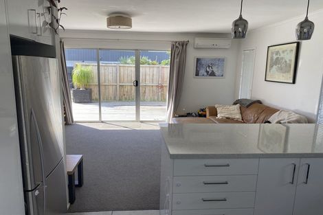 Photo of property in 2/17 Omana Road, Milford, Auckland, 0620