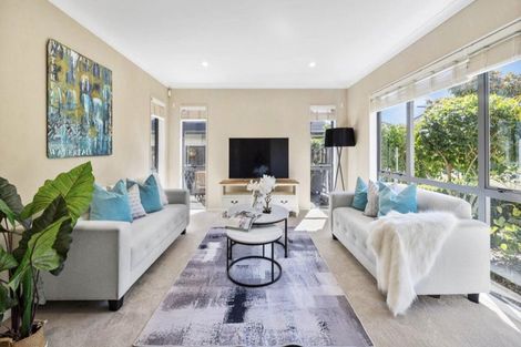 Photo of property in 18 Bur Oak Terrace, Schnapper Rock, Auckland, 0632