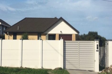 Photo of property in 997 Whangaparaoa Road, Tindalls Beach, Whangaparaoa, 0930