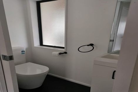 Photo of property in 2/20a Lavery Place, Sunnynook, Auckland, 0632