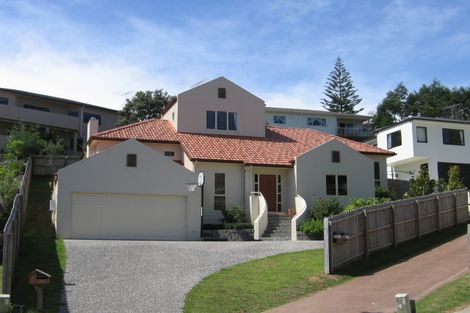 Photo of property in 12 Landvale Court, Browns Bay, Auckland, 0630