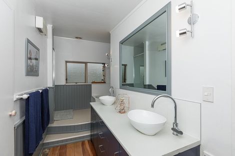 Photo of property in 18 Watts Street, Waipawa, 4210