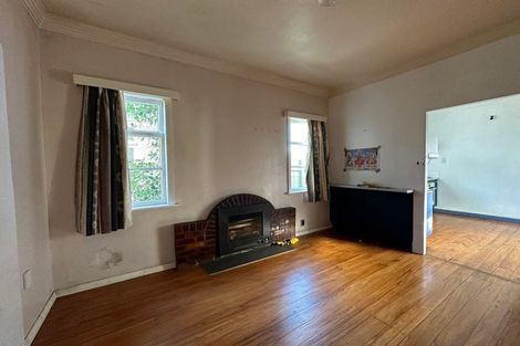 Photo of property in 39 East Street, Petone, Lower Hutt, 5012