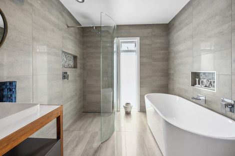 Photo of property in 18 Lakemere Way, Kinloch, Taupo, 3377