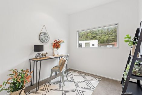 Photo of property in 65 Saddleback Grove, Karori, Wellington, 6012