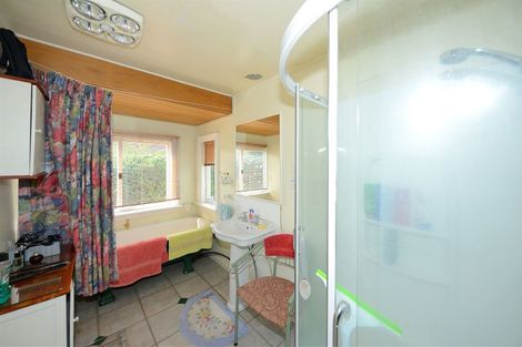 Photo of property in 82 Avonhead Road, Avonhead, Christchurch, 8042