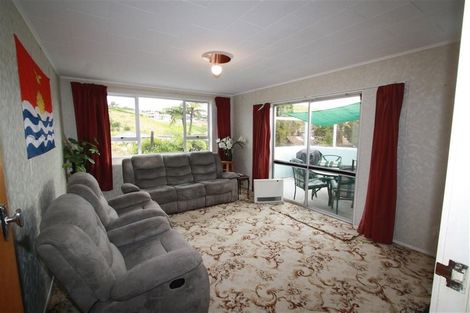 Photo of property in 14 Oawai Place, Marfell, New Plymouth, 4310